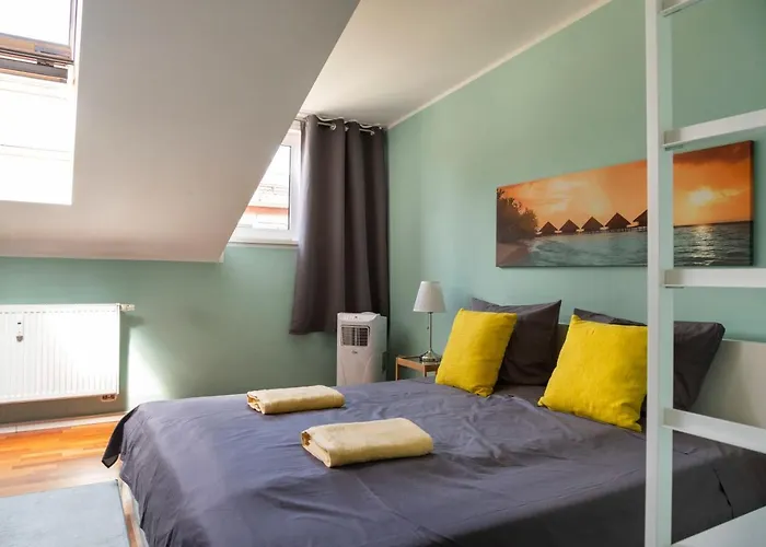 Rosenthaler Calling - Rooftop