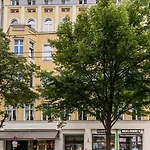 Rosenthaler Calling - Rooftop Lägenhet *